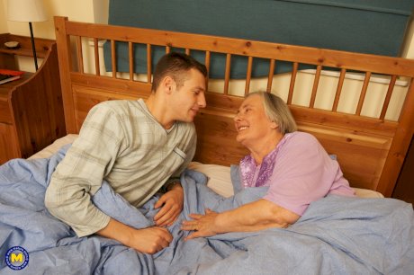 Old grandma Mairi gives nice oral sex before getting her legs up for hard dick