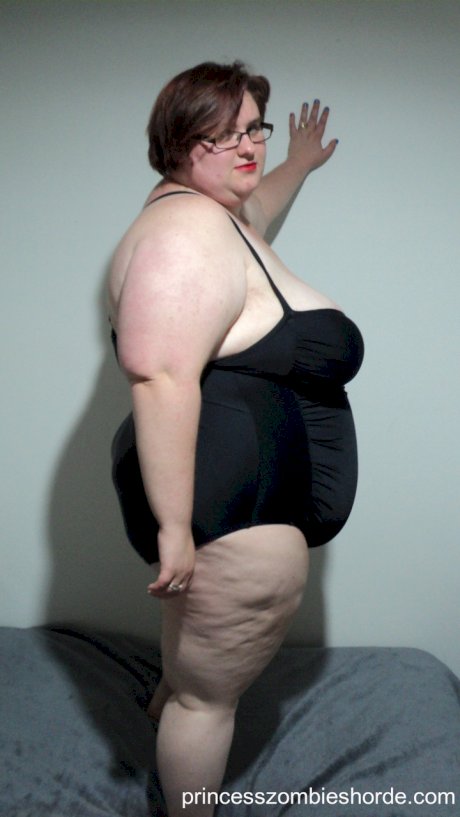 BBW amateur LaLa Delilah in black lingerie showing off her large saggy breasts