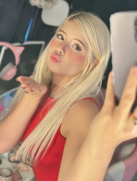 Sexy blonde babe Yumi Bumsy shows off her big ass in a hot compilation