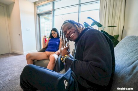 Blue-haired therapist Kimberlee Love blows a tall black guy's huge boner