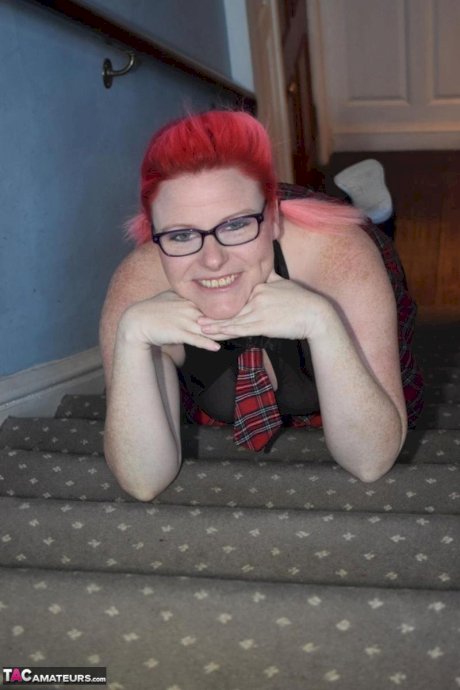 Mature amateur Mollie Foxxx exposes herself in schoolgirl attire
