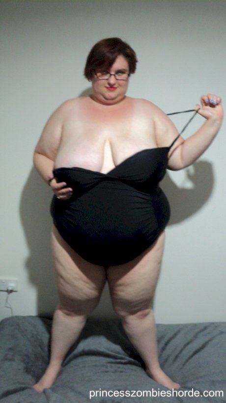 BBW amateur LaLa Delilah in black lingerie showing off her large saggy breasts