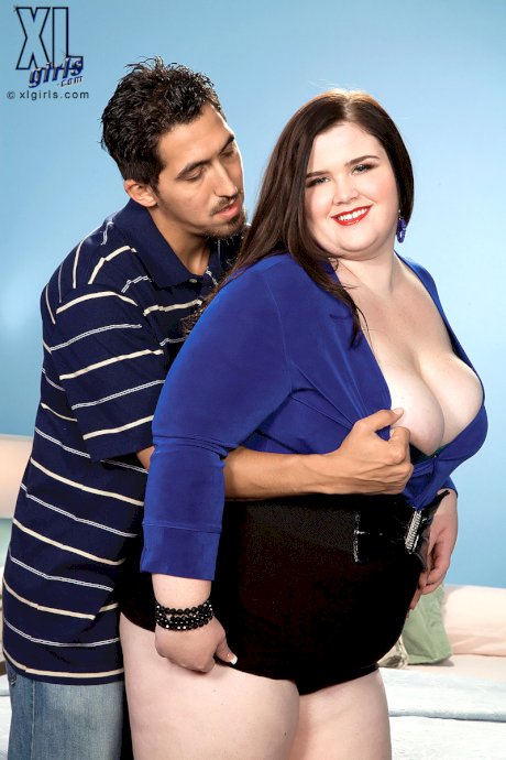 Obese brunette chick Holly Jayde goes pussy to mouth with her Latino lover