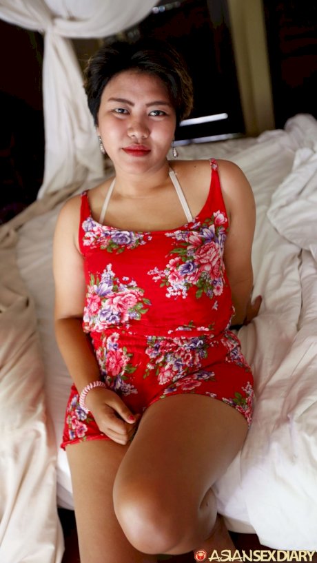 Chubby Asian maid Siskag gets her hairy pussy boned & creampied POV style