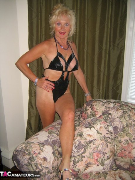 Blonde granny Ruth makes her nude modeling debut by posing around the house