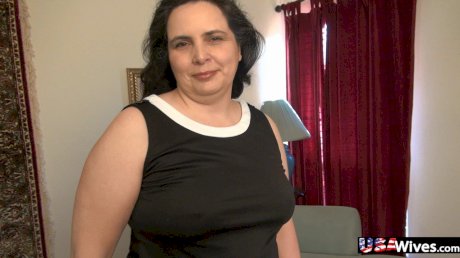 Big titted mature Charlie exposes her chubby body and toys herself